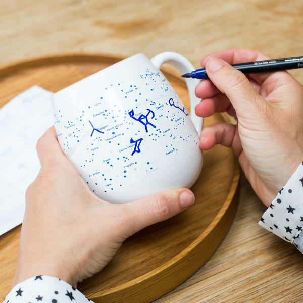 Stargazing mug with blue pen - find stars and constellations and draw them on the star map! Astronomy gift