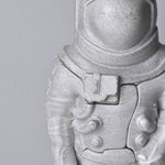 Astronaut puzzle with 5 pieces, gift for adult space lovers.